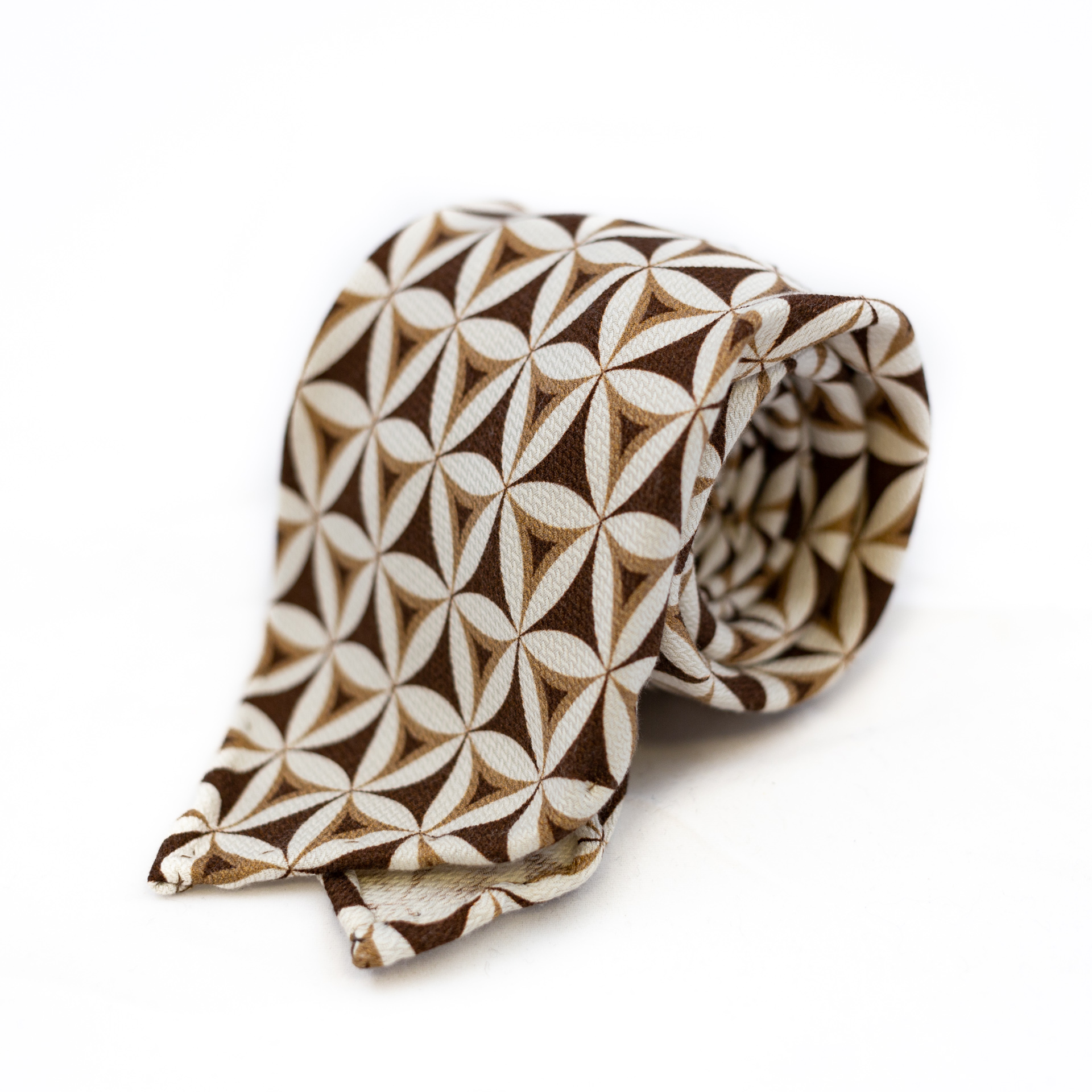 DLA brown diamond pattern soft silk tie folded