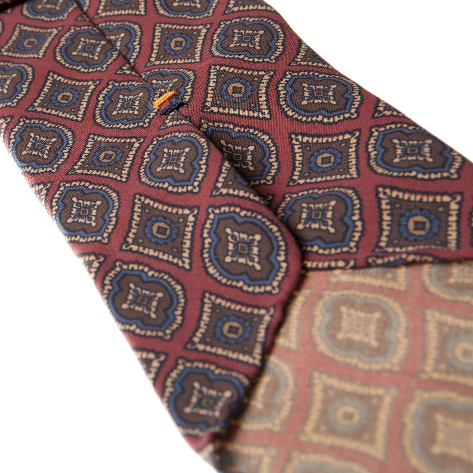 Red 5-fold medallion motif silk tie details